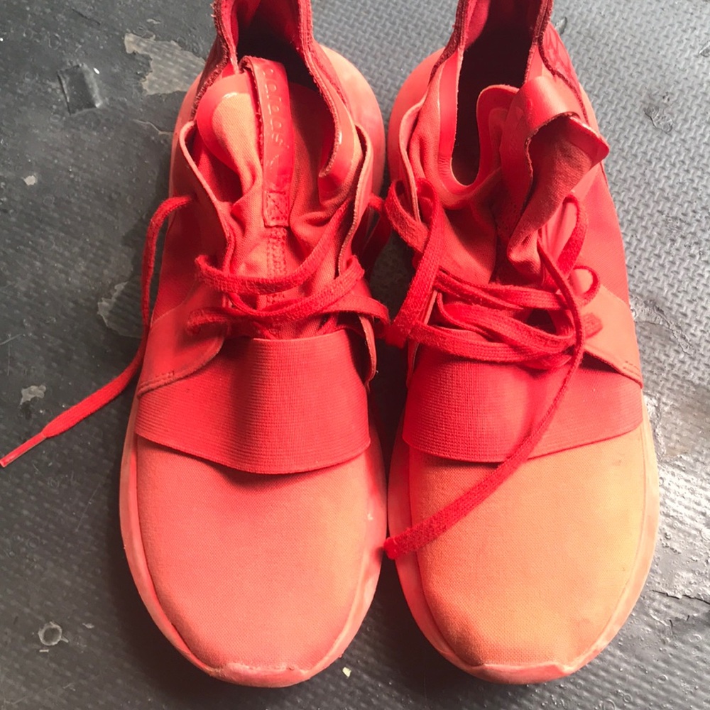 Adidas sneaker, Yeezys limited edition.